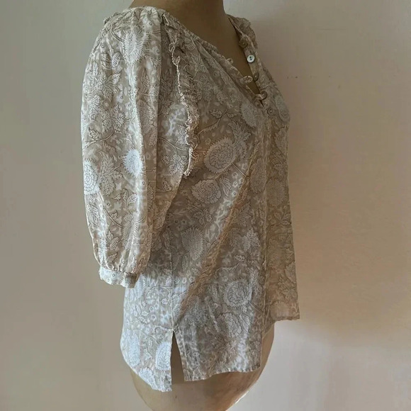 Cleobella sz XS tan and white organic cotton blouse gorgeous shell buttons EUC - Picture 3 of 8